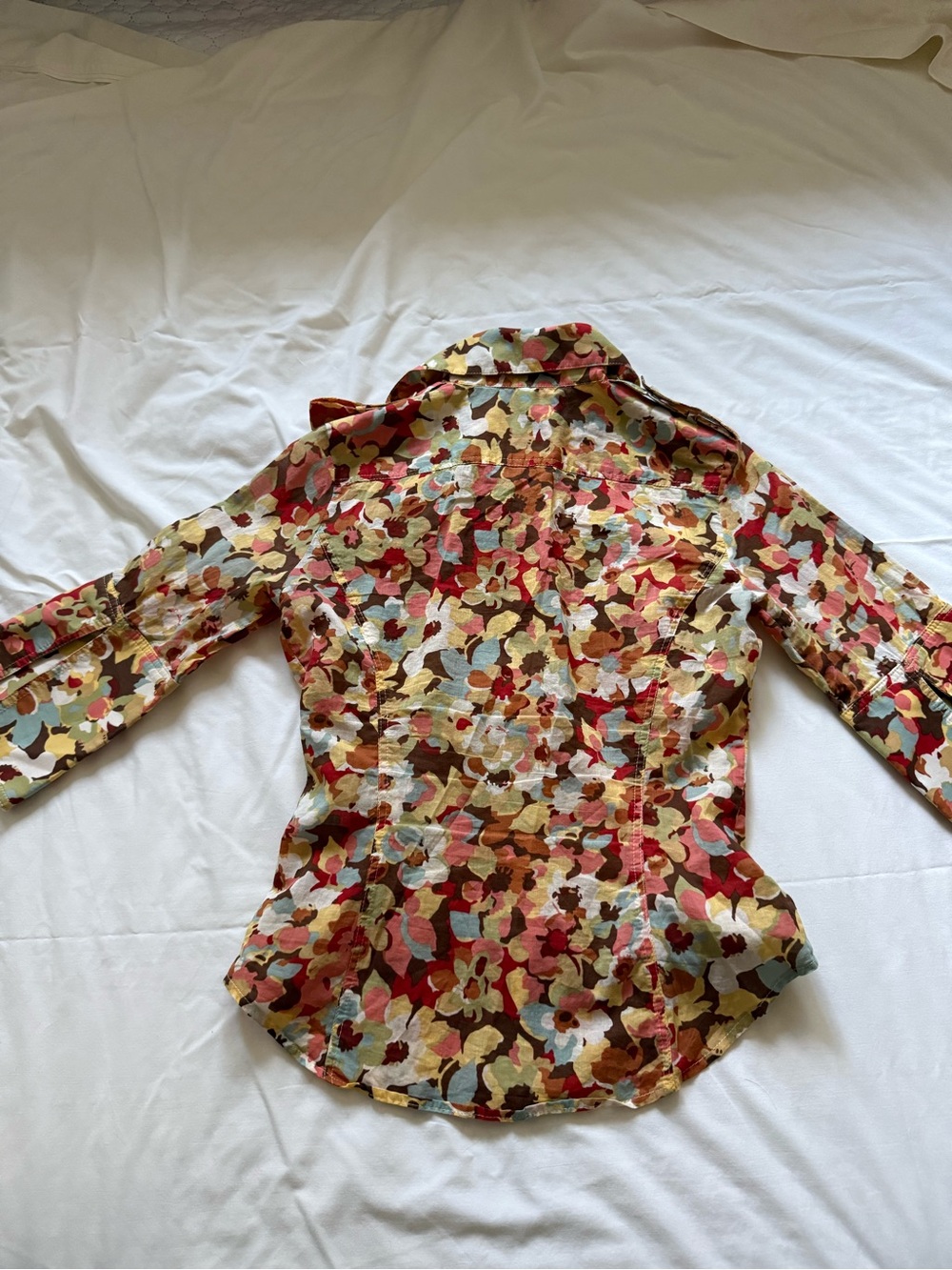 Alvin Valley Women’s Multicolor Floral Print Button-Down Shirt - Picture 4 of 6